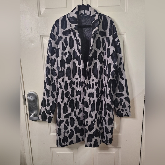 T Tahari Jackets & Blazers - NWT T Tahari Black and Gray Leopard Print Open Front Coat Size XL